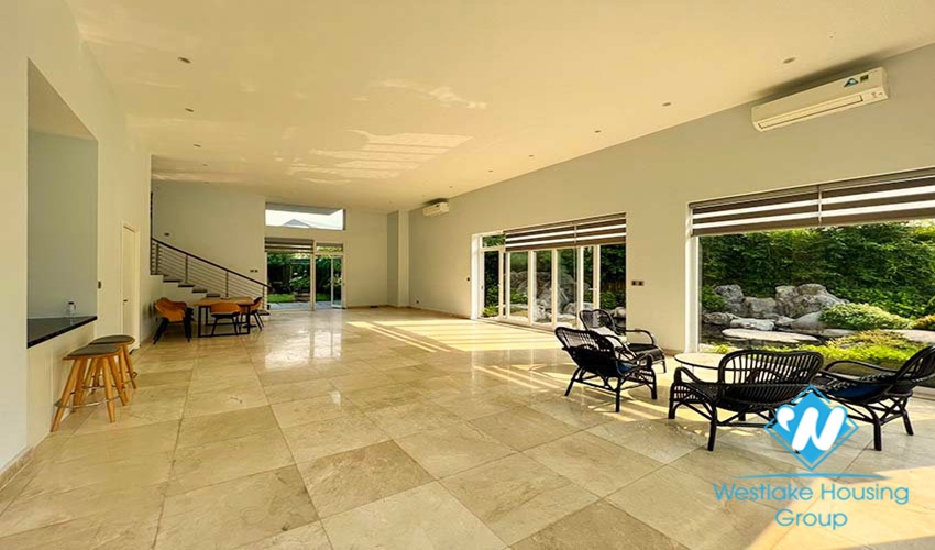 A grand, gorgeous villa for rent in Q Block, Ciputra